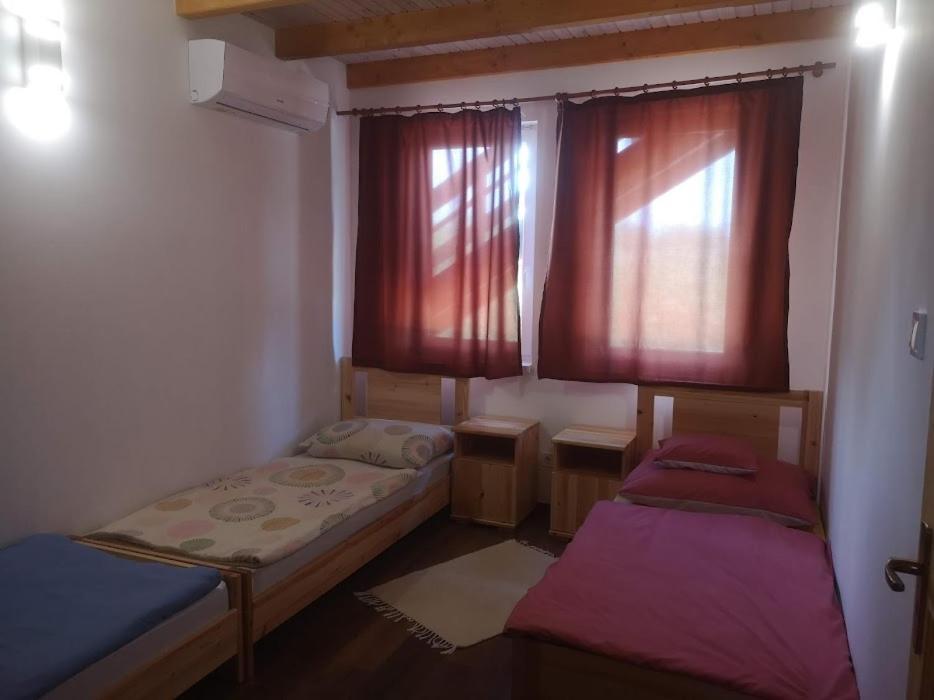 Tómajor Vendégházak Tiszaeszlar Exterior foto